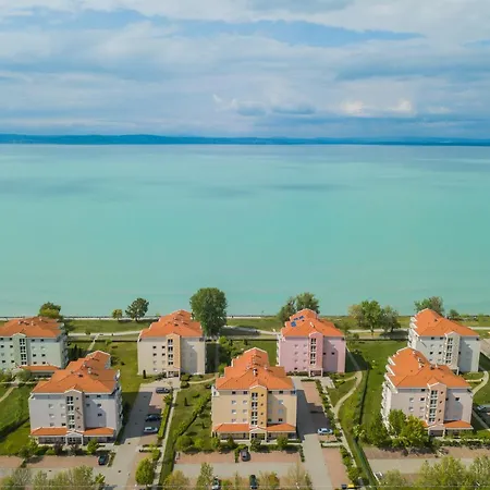 Myflat Golden Coast Panorama Apartment