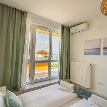 Myflat Golden Coast Panorama *